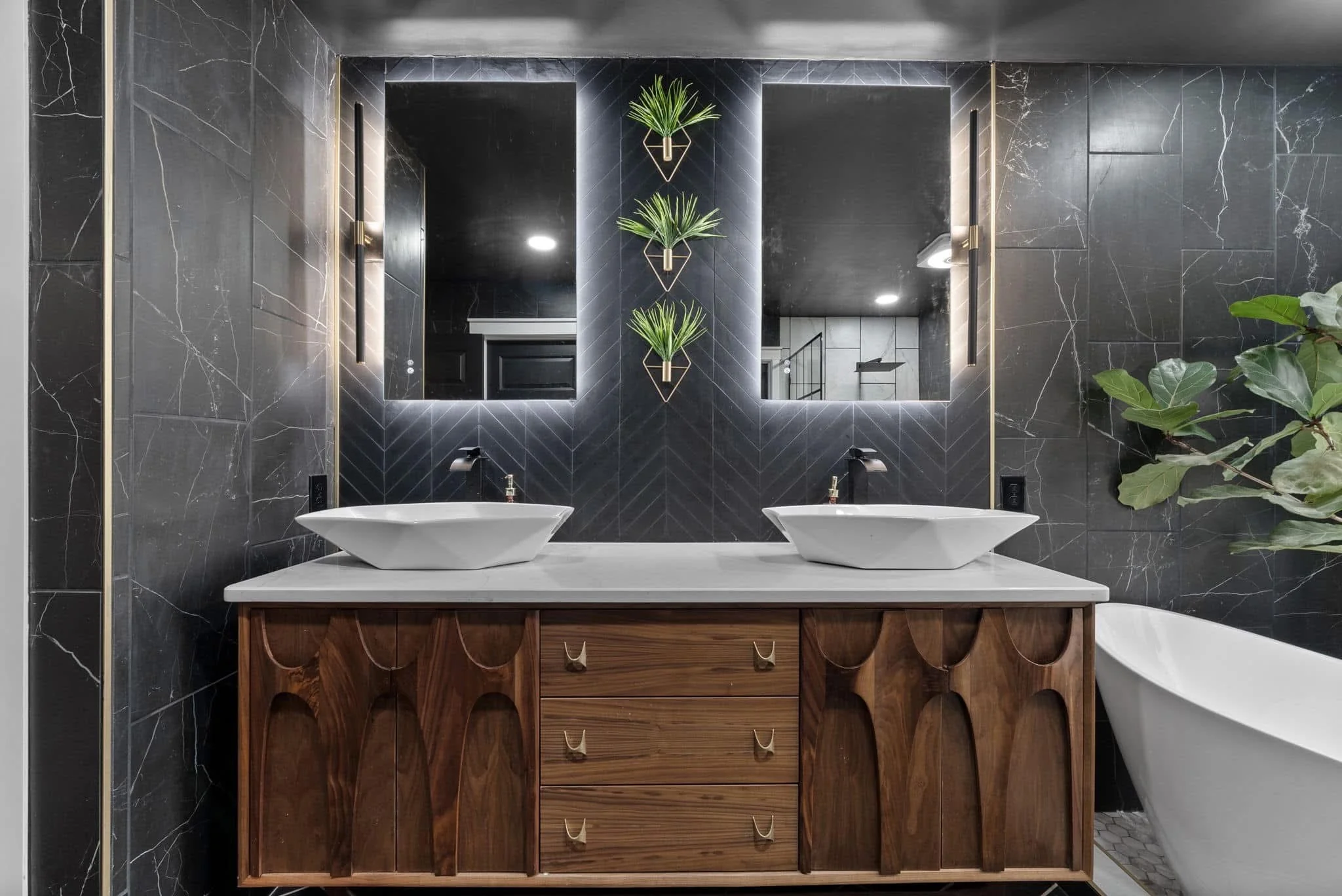 Double vanity bathroom